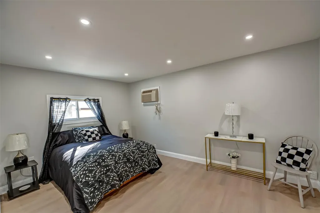 17 Aldin Lane Levittown NY 11756