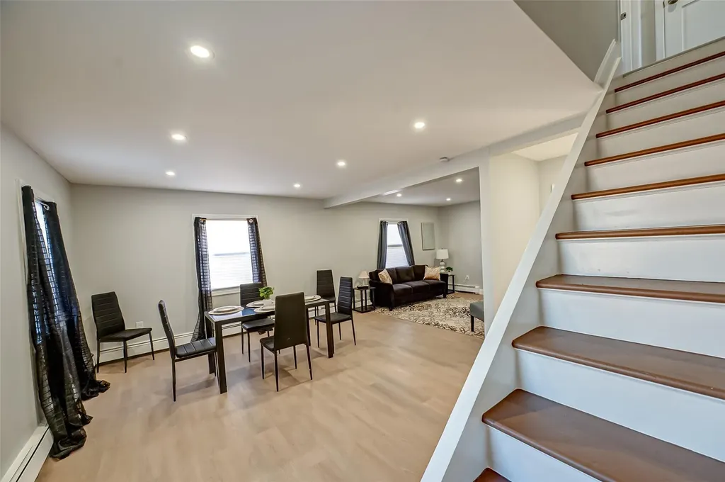 17 Aldin Lane Levittown NY 11756