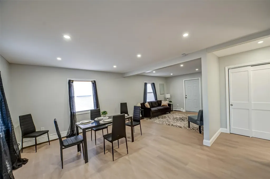 17 Aldin Lane Levittown NY 11756