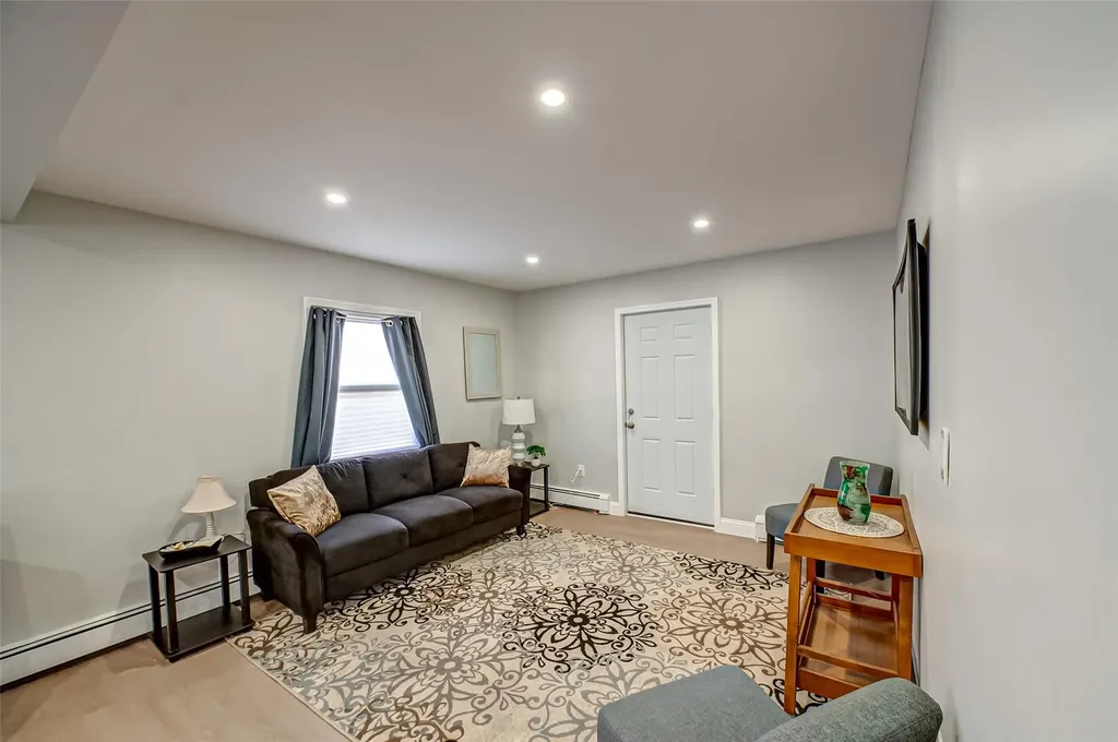 17 Aldin Lane Levittown NY 11756