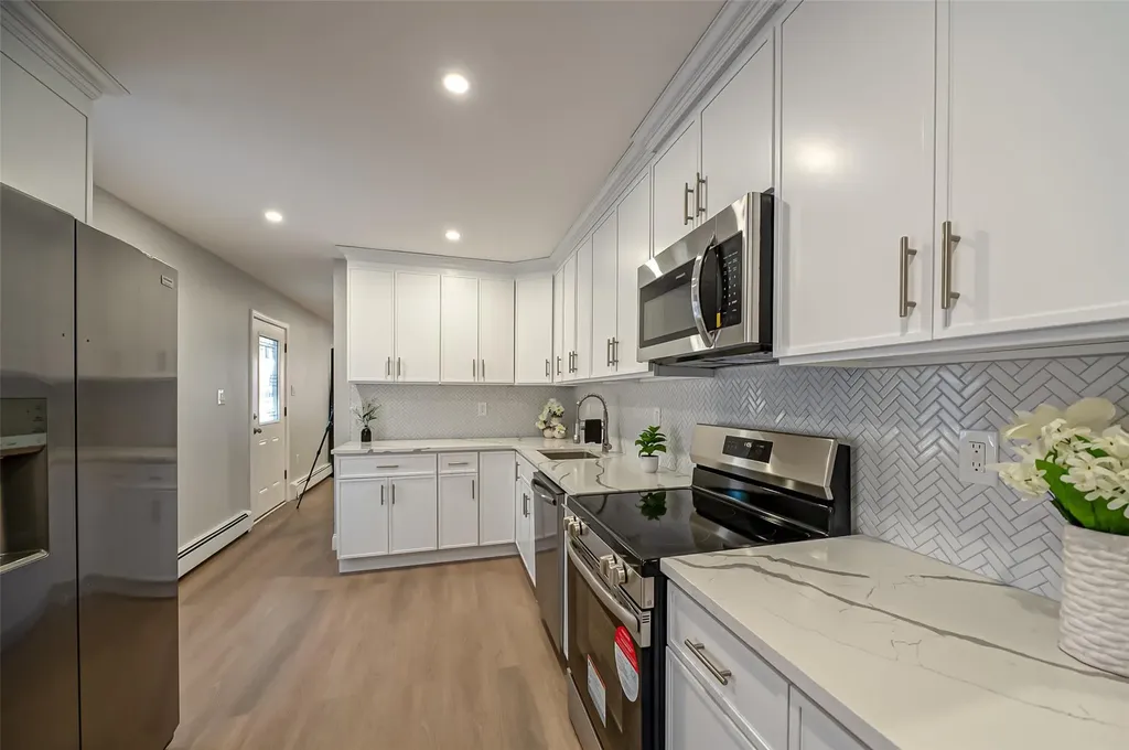 17 Aldin Lane Levittown NY 11756