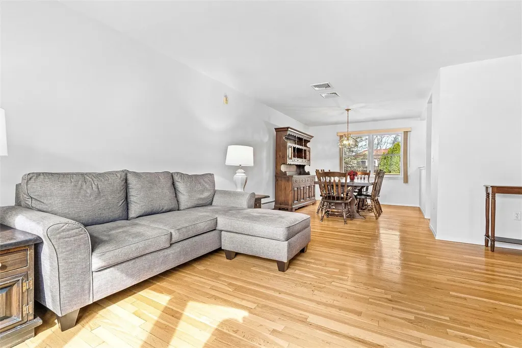 18 Eakman Drive Garnerville NY 10923