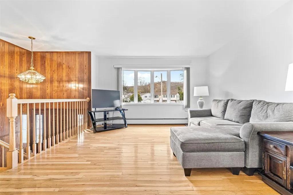 18 Eakman Drive Garnerville NY 10923