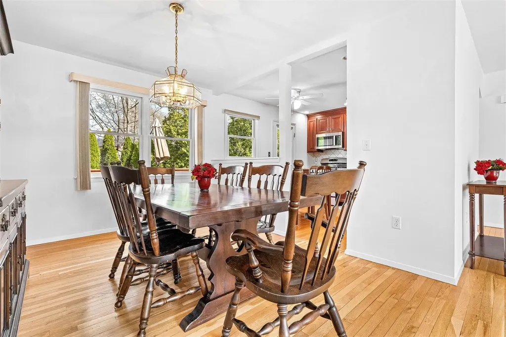 18 Eakman Drive Garnerville NY 10923