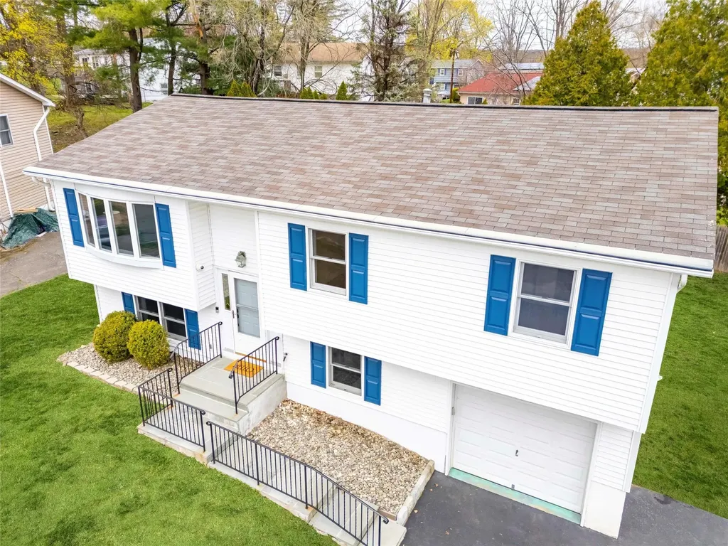 18 Eakman Drive Garnerville NY 10923