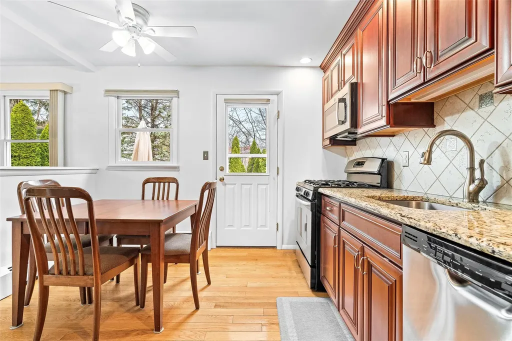 18 Eakman Drive Garnerville NY 10923