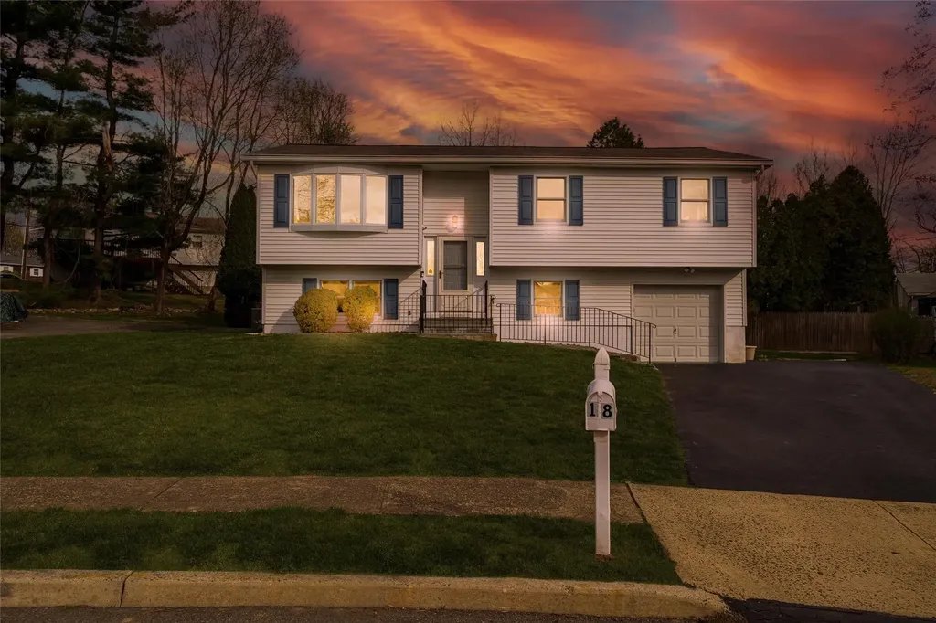 18 Eakman Drive Garnerville NY 10923