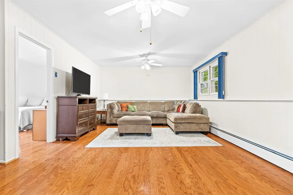 18 Eakman Drive Garnerville NY 10923