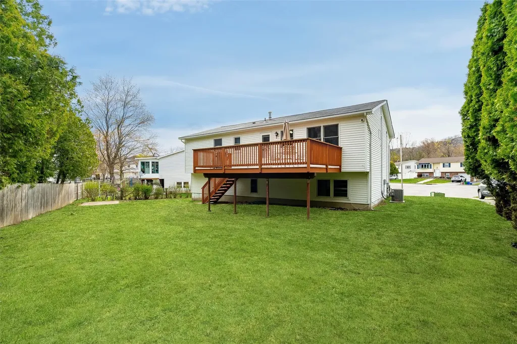 18 Eakman Drive Garnerville NY 10923