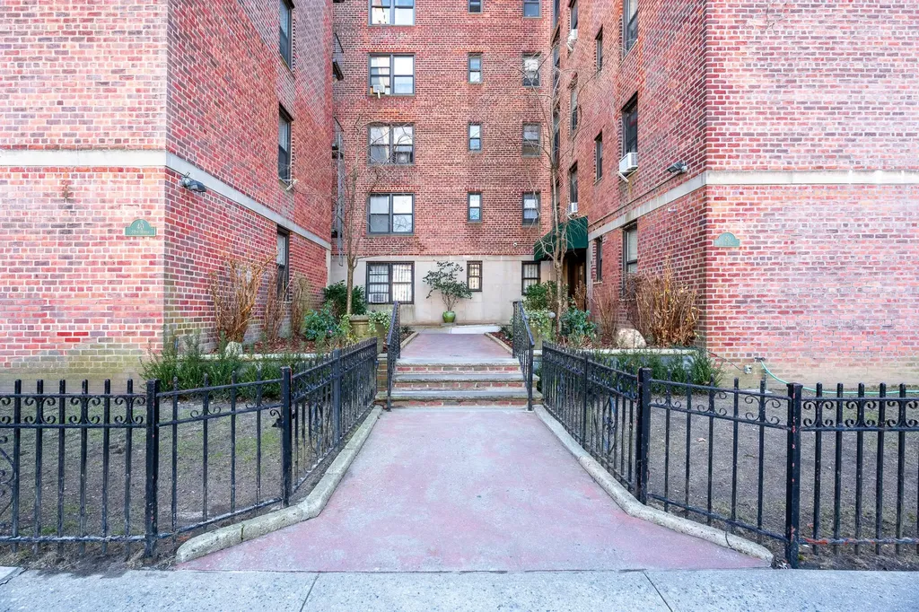 40 89th Street Brooklyn NY 11209