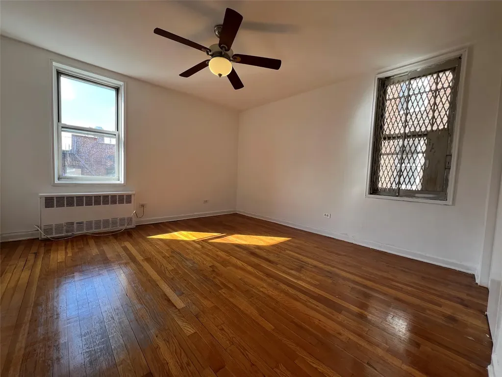 1475 Thieriot Avenue Bronx NY 10460