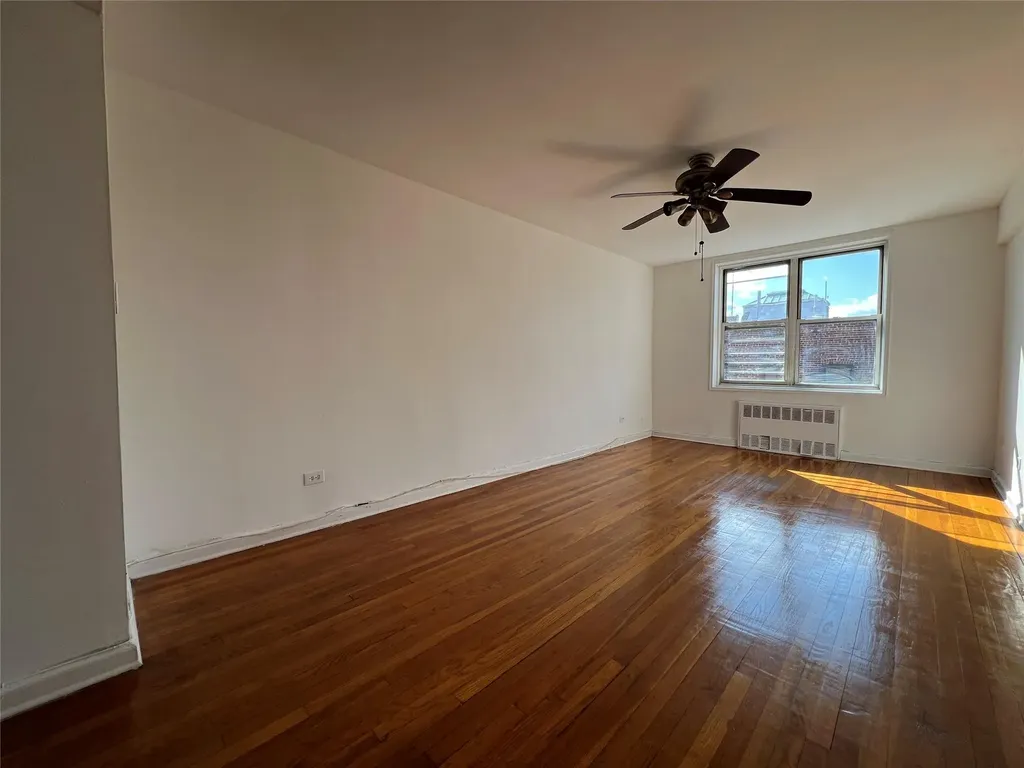 1475 Thieriot Avenue Bronx NY 10460