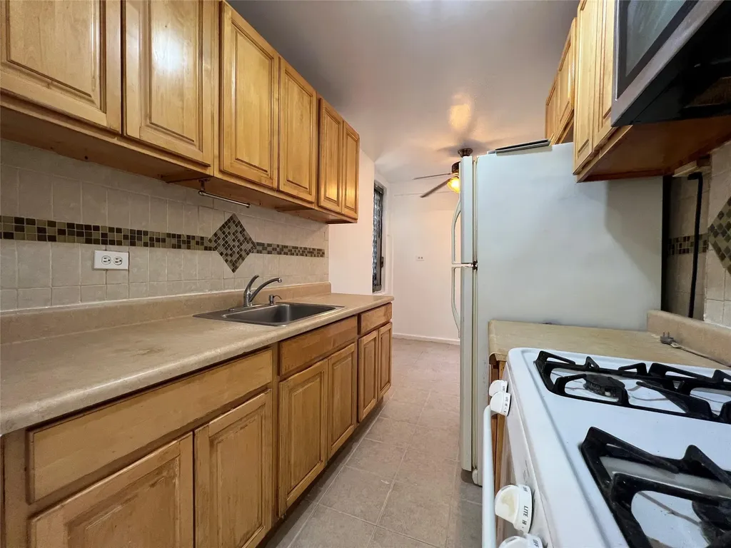 1475 Thieriot Avenue Bronx NY 10460