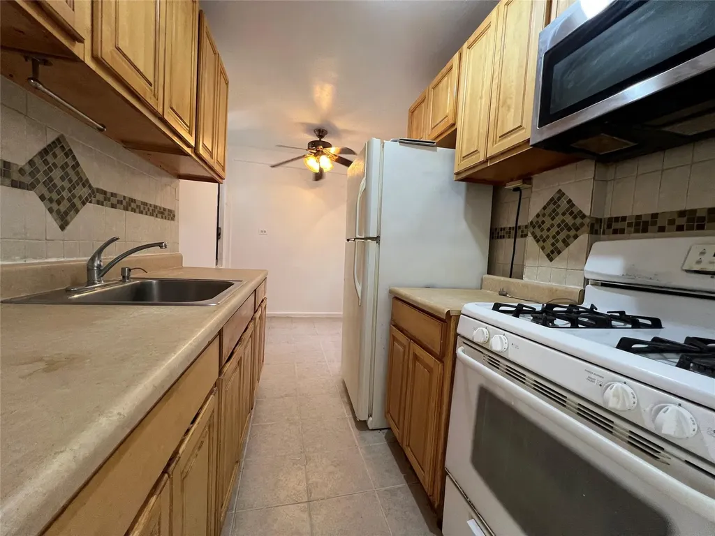 1475 Thieriot Avenue Bronx NY 10460