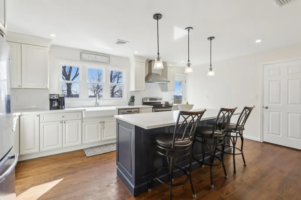 534 Overlook Drive S Mahopac NY 10541
