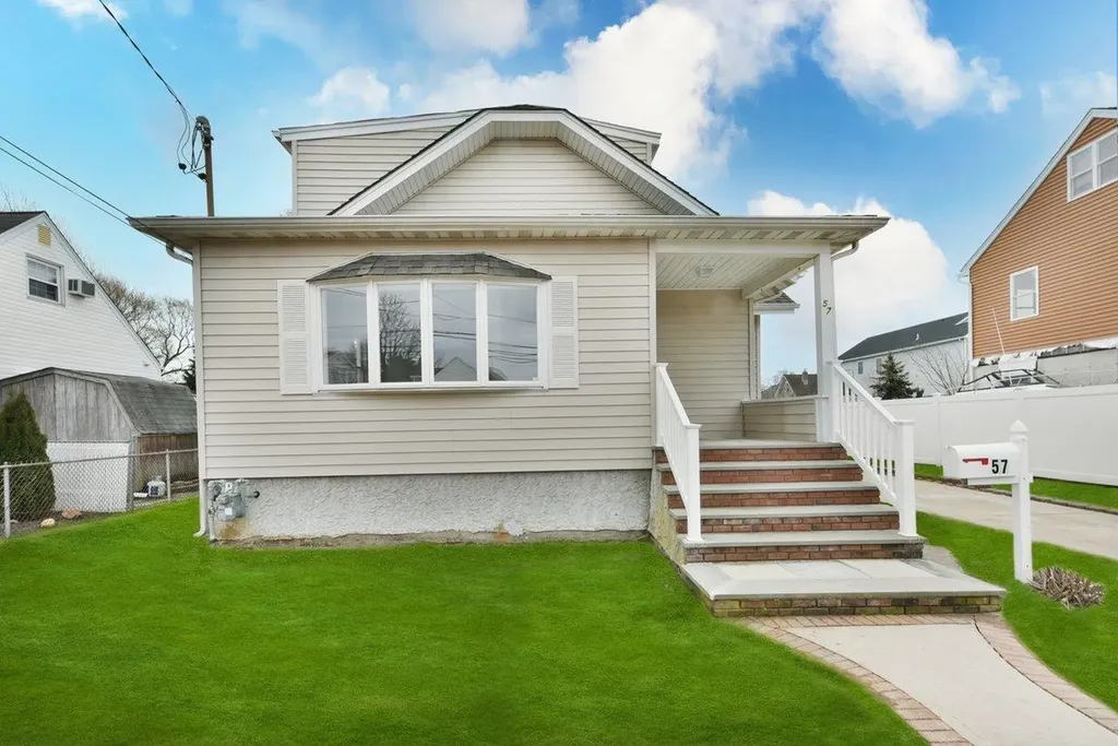 57 Palm Street Babylon NY 11757