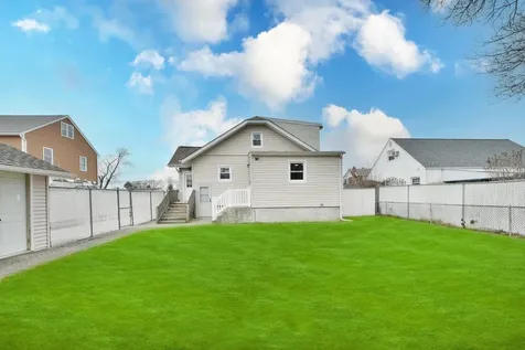 57 Palm Street Lindenhurst NY 11757