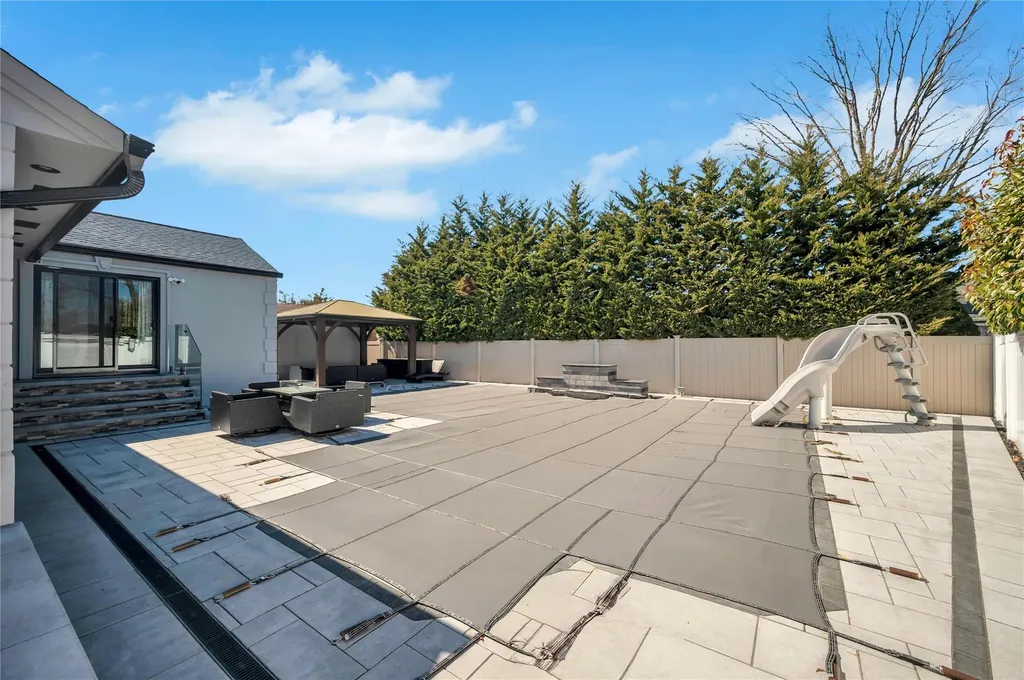 2576 Clovermere Road Oceanside NY 11572