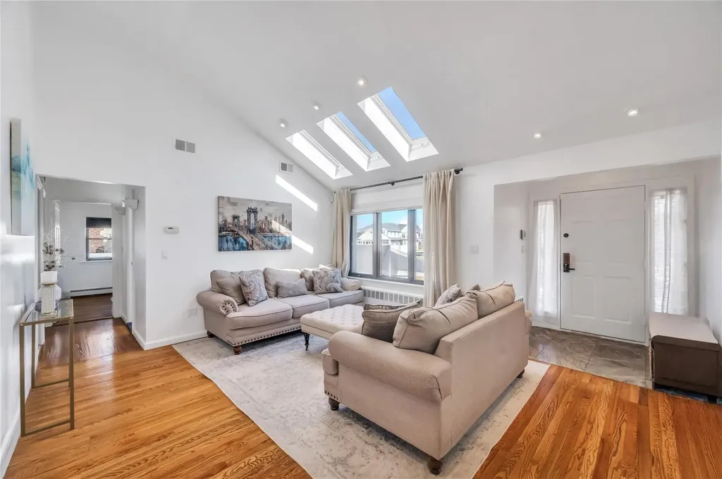 2576 Clovermere Road Oceanside NY 11572