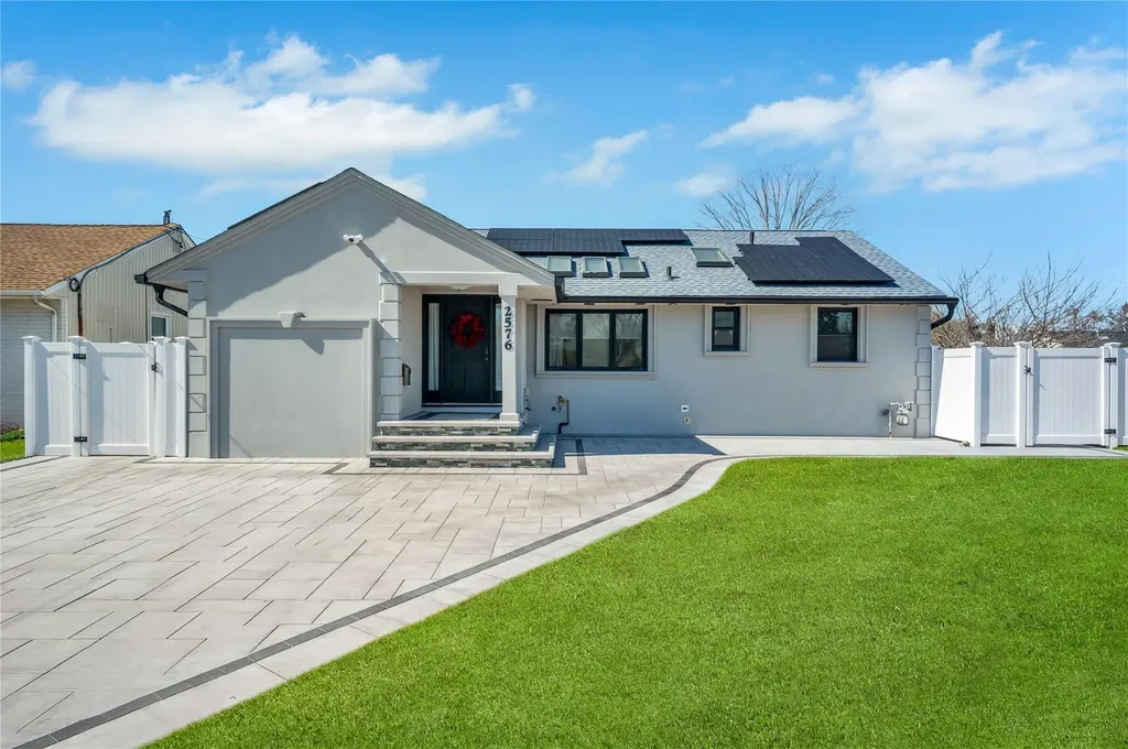 2576 Clovermere Road Oceanside NY 11572