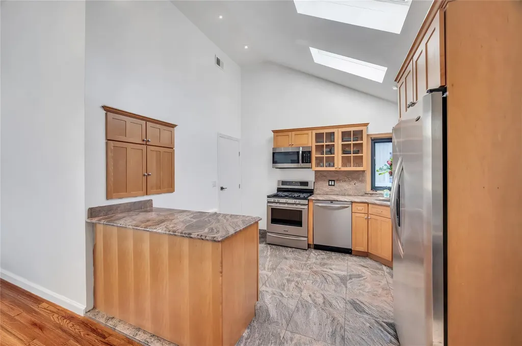 2576 Clovermere Road Oceanside NY 11572