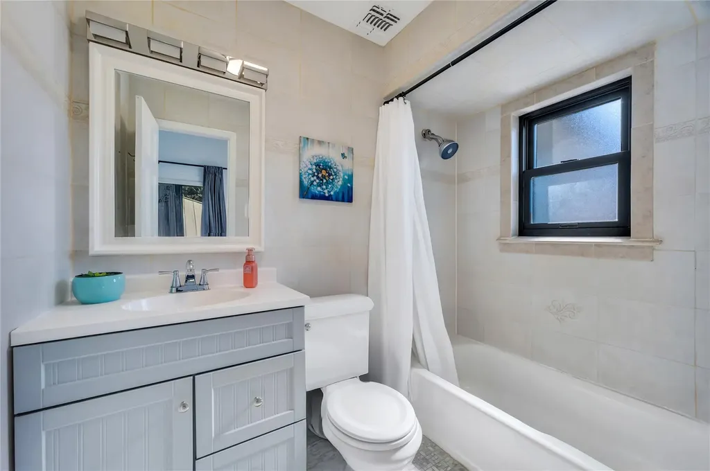 2576 Clovermere Road Oceanside NY 11572