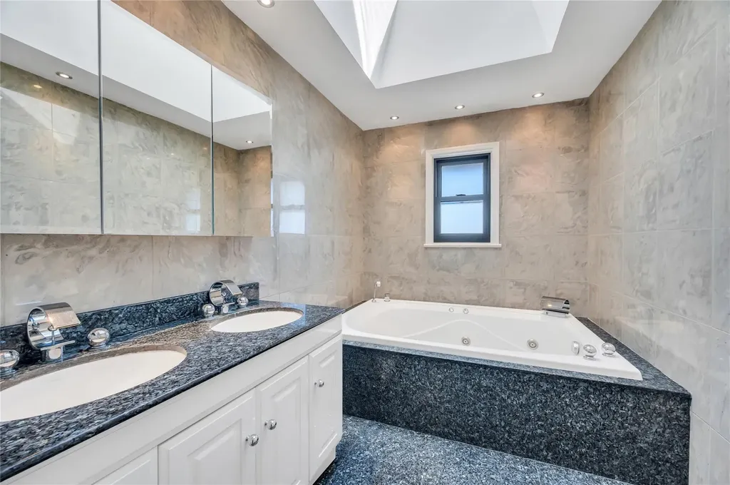 2576 Clovermere Road Oceanside NY 11572