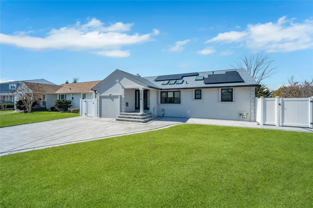 2576 Clovermere Road Oceanside NY 11572