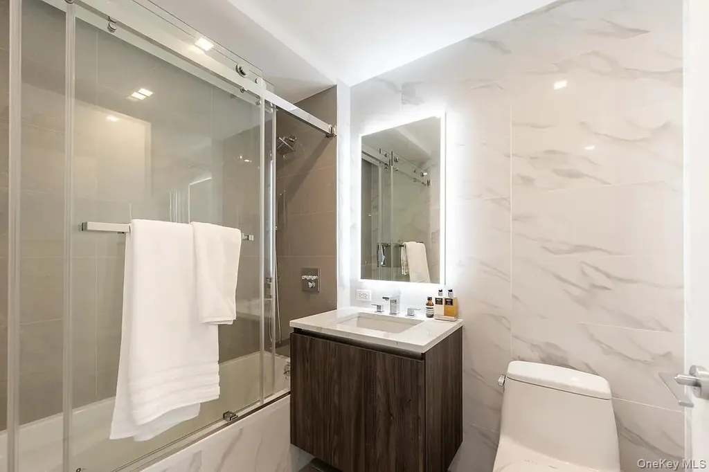 33-66 Farrington Stream Flushing NY 11354