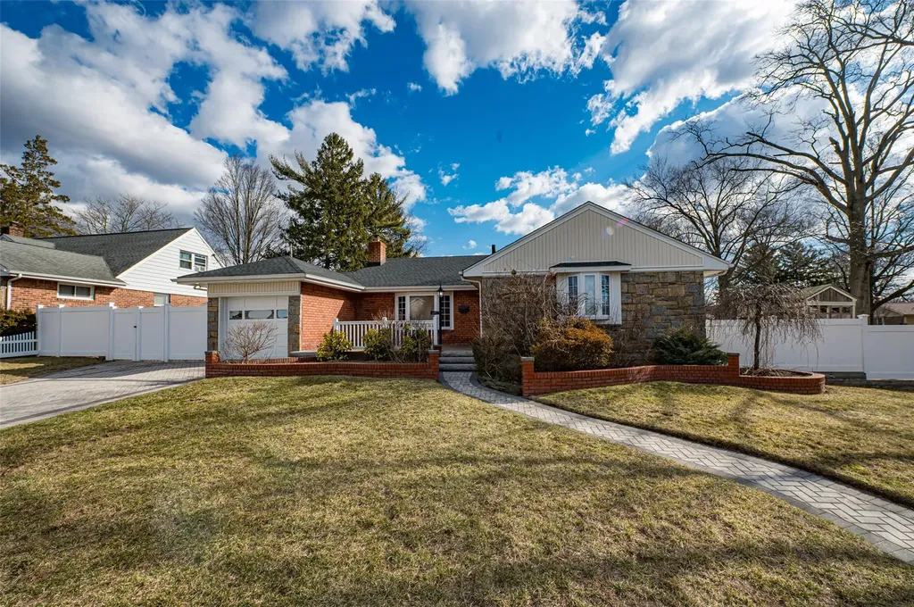 1656 Putney Road Valley Stream NY 11580