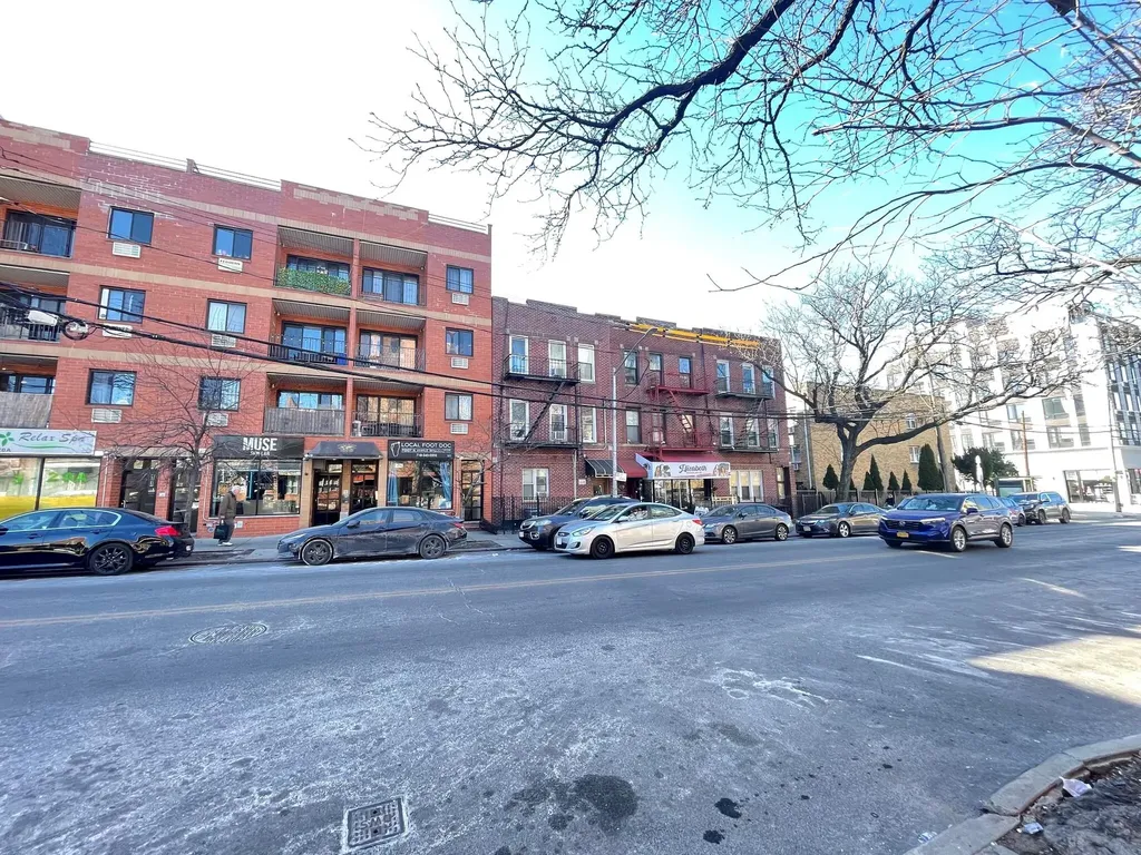 23-12 Broadway Astoria NY 11106