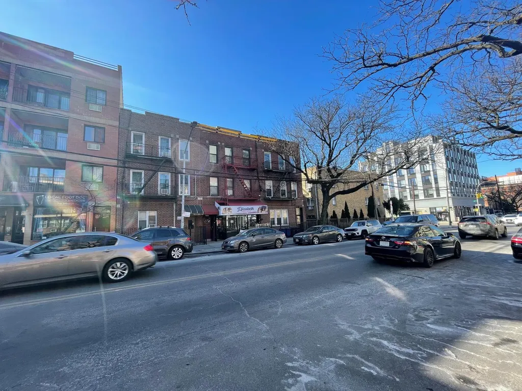 23-12 Broadway Astoria NY 11106
