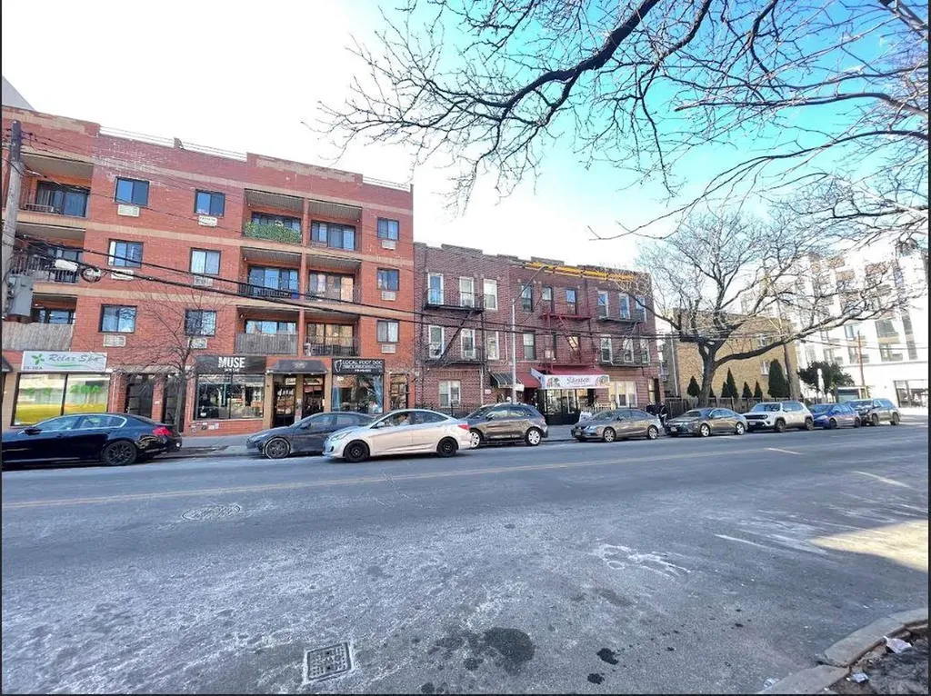 23-12 Broadway Astoria NY 11106