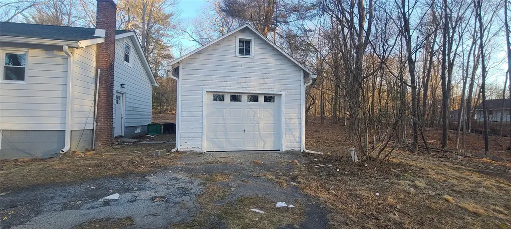 341 Oregon Trail Pine Bush NY 12566