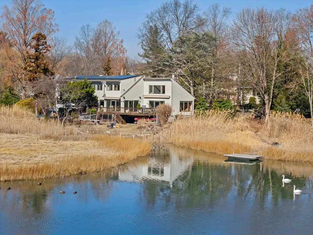 695 Barrymore Lane Mamaroneck NY 10543