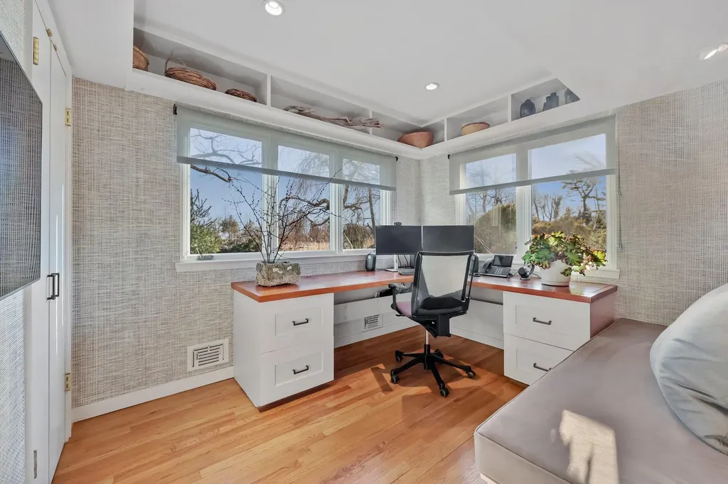 695 Barrymore Lane Mamaroneck NY 10543