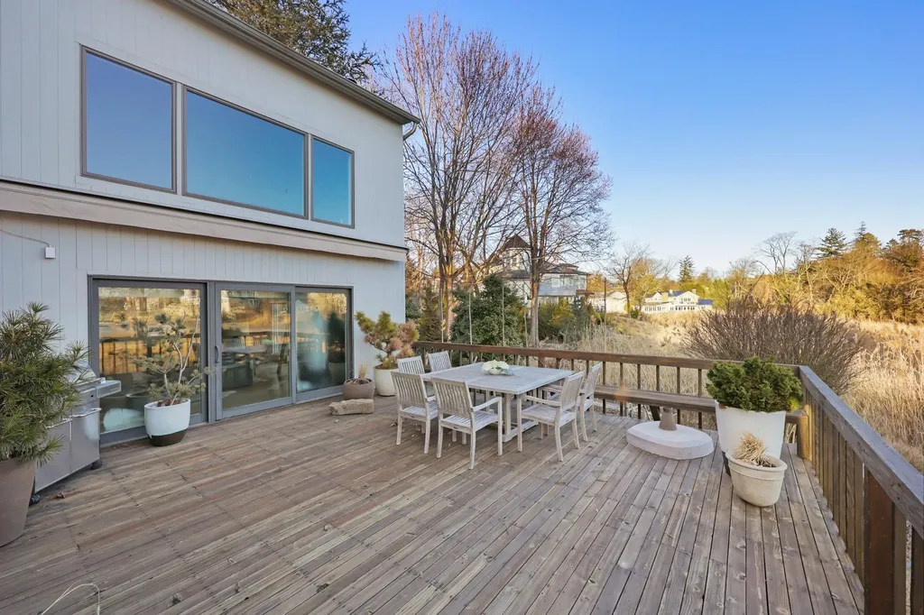 695 Barrymore Lane Mamaroneck NY 10543