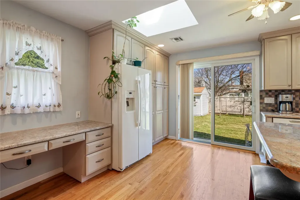 18 Bretton Road New Hyde Park NY 11040