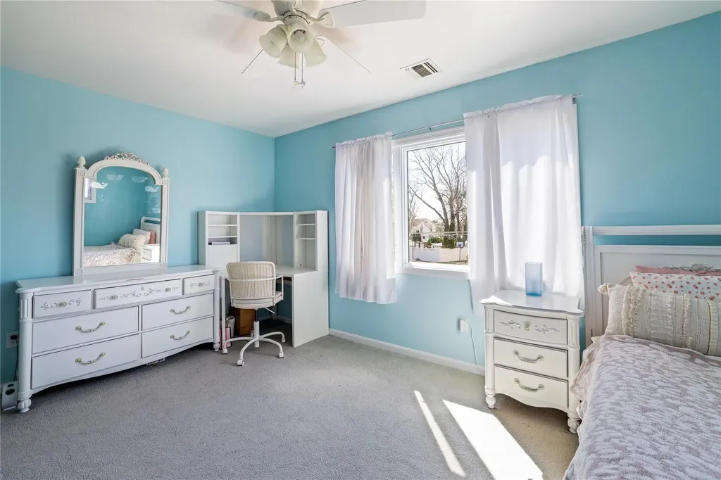 18 Bretton Road New Hyde Park NY 11040