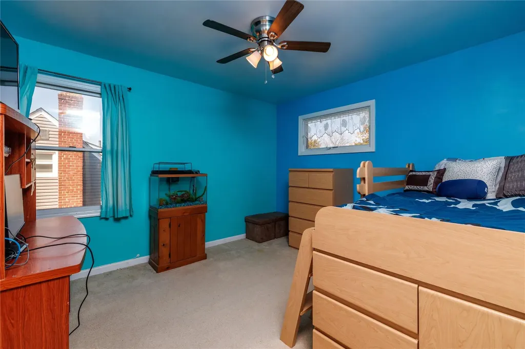 18 Bretton Road New Hyde Park NY 11040