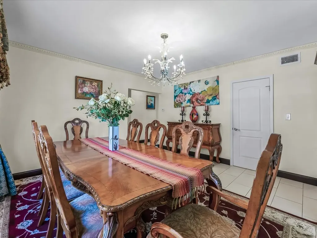 57 Tain Drive Great Neck NY 11021