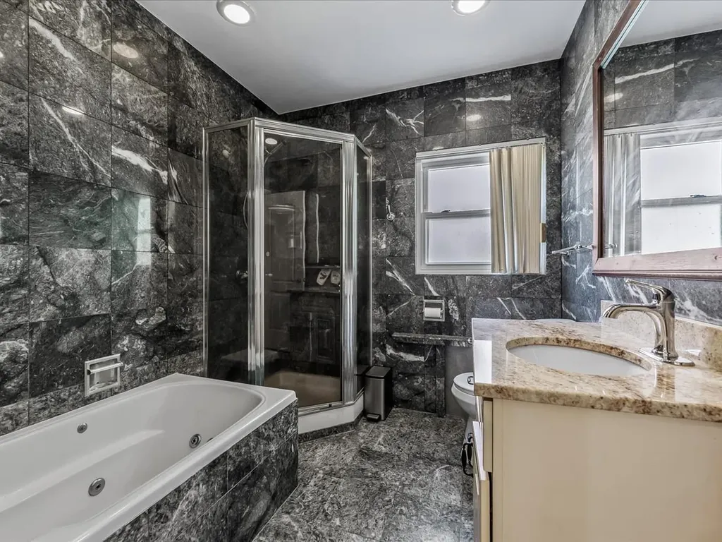 57 Tain Drive Great Neck NY 11021