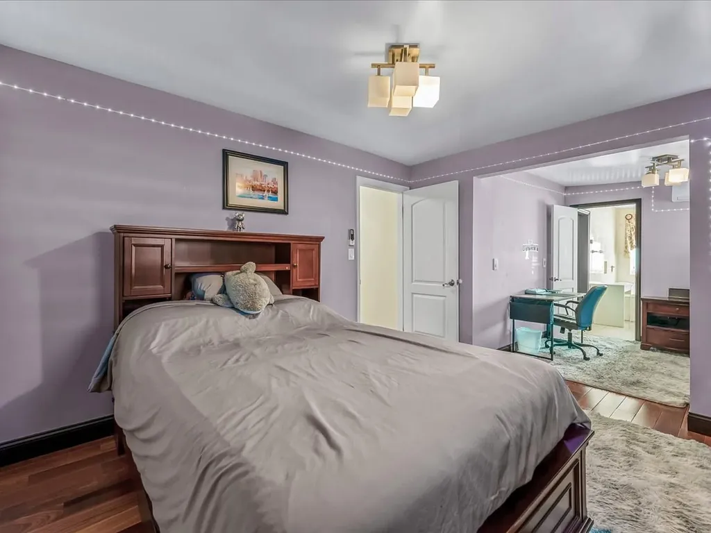 57 Tain Drive Great Neck NY 11021