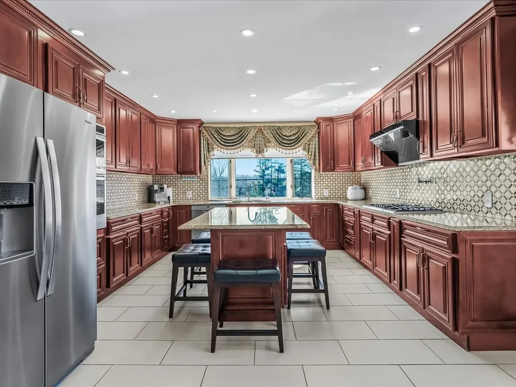 57 Tain Drive Great Neck NY 11021