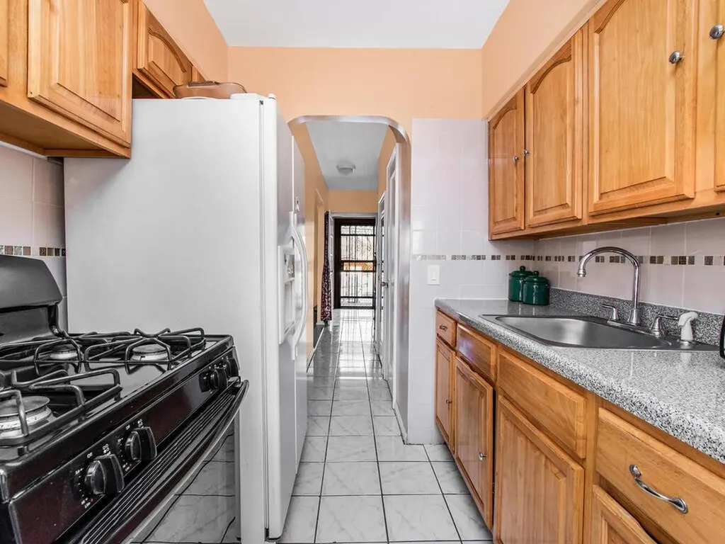 1462 Arnow Avenue Bronx NY 10469