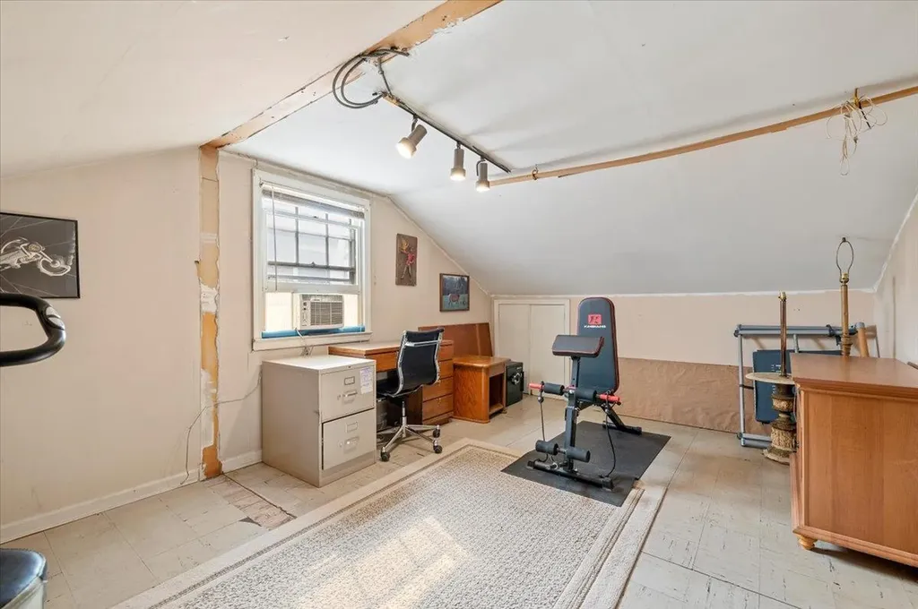34 Coolidge Avenue Amity Harbor NY 11701