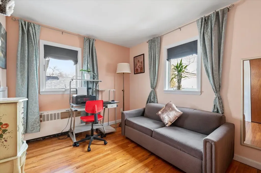 34 Coolidge Avenue Amity Harbor NY 11701