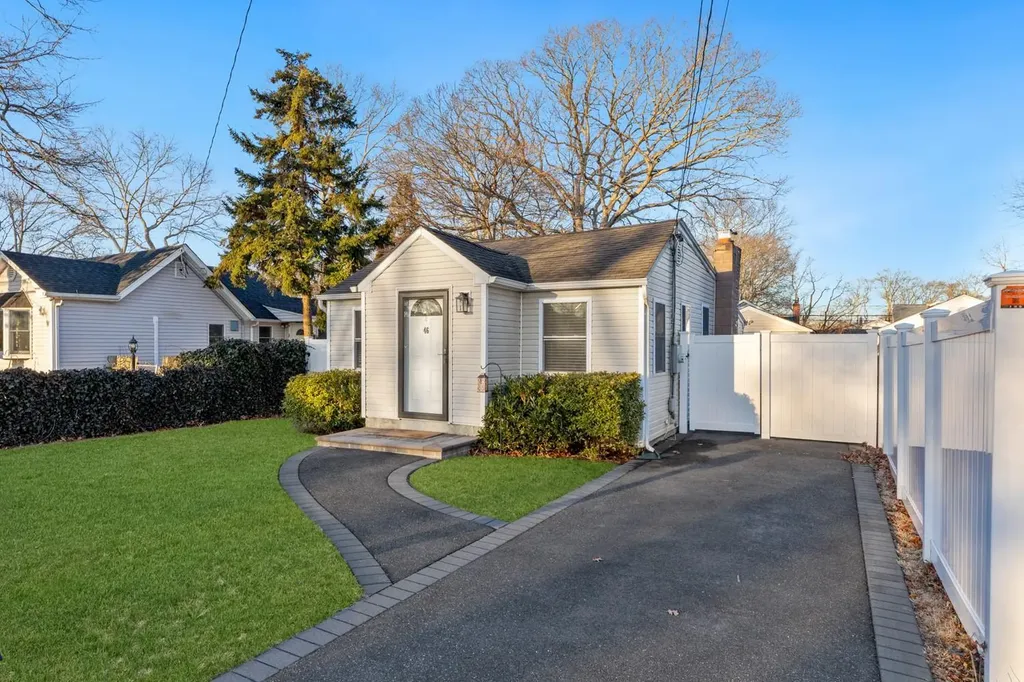 46 Rowland Street Patchogue NY 11772