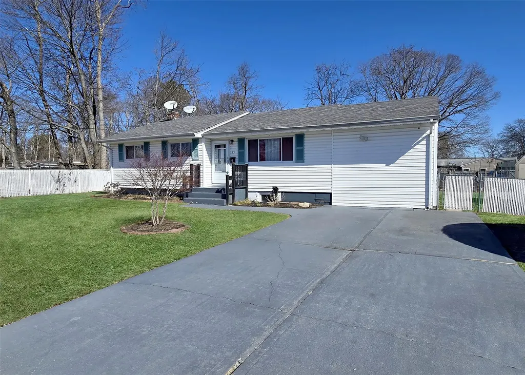 23 William Street Central Islip NY 11722