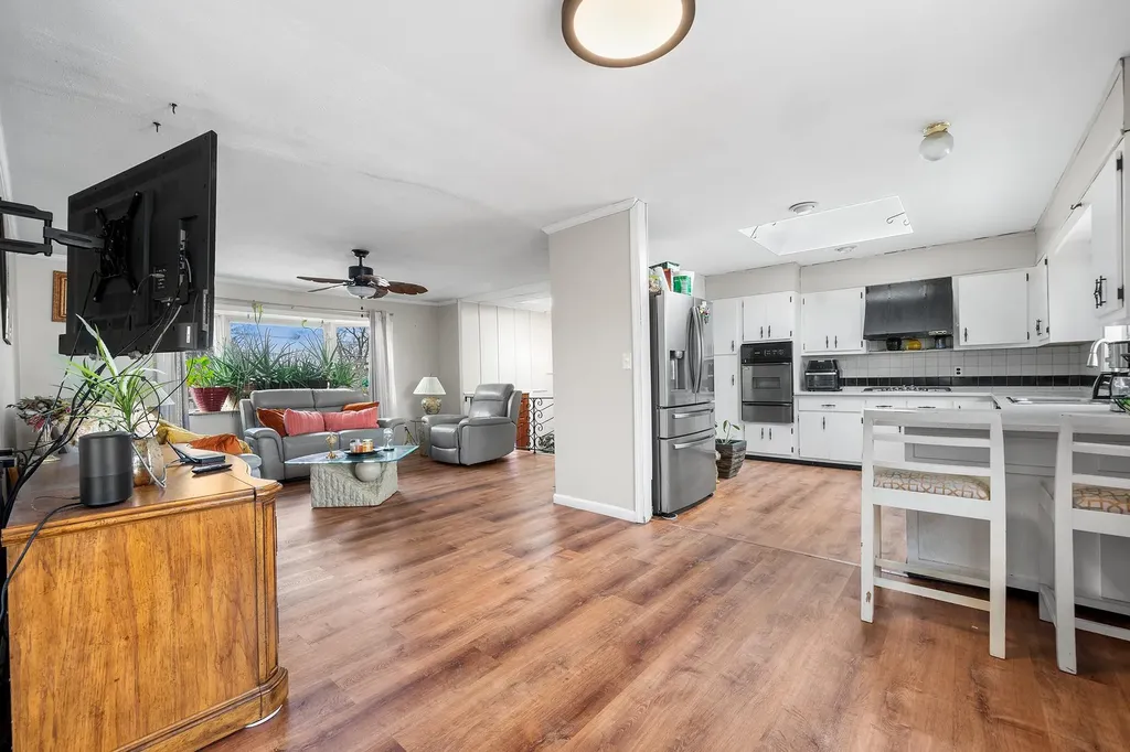 747 Broadway Brentwood NY 11717